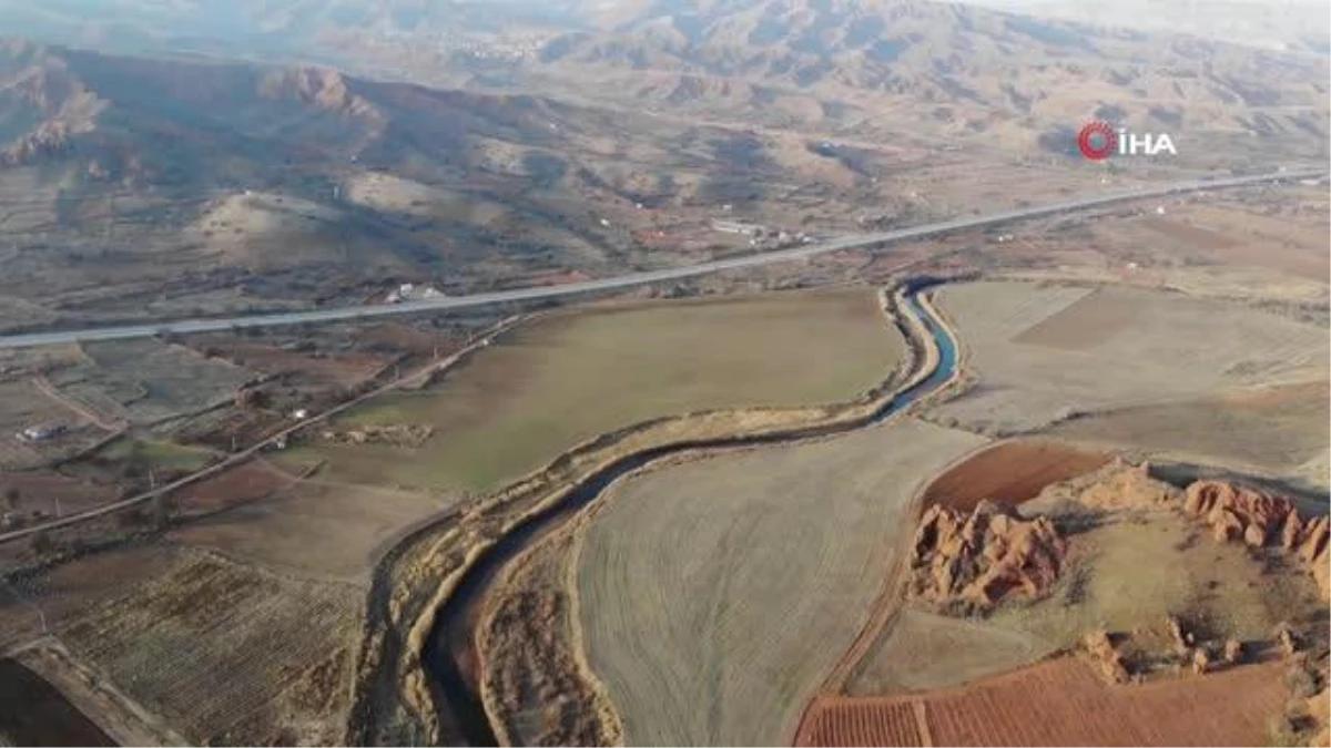 Kızılırmak nehrini besleyen Delice ırmağı alarm veriyor: Kuraklık çiftçileri vurdu