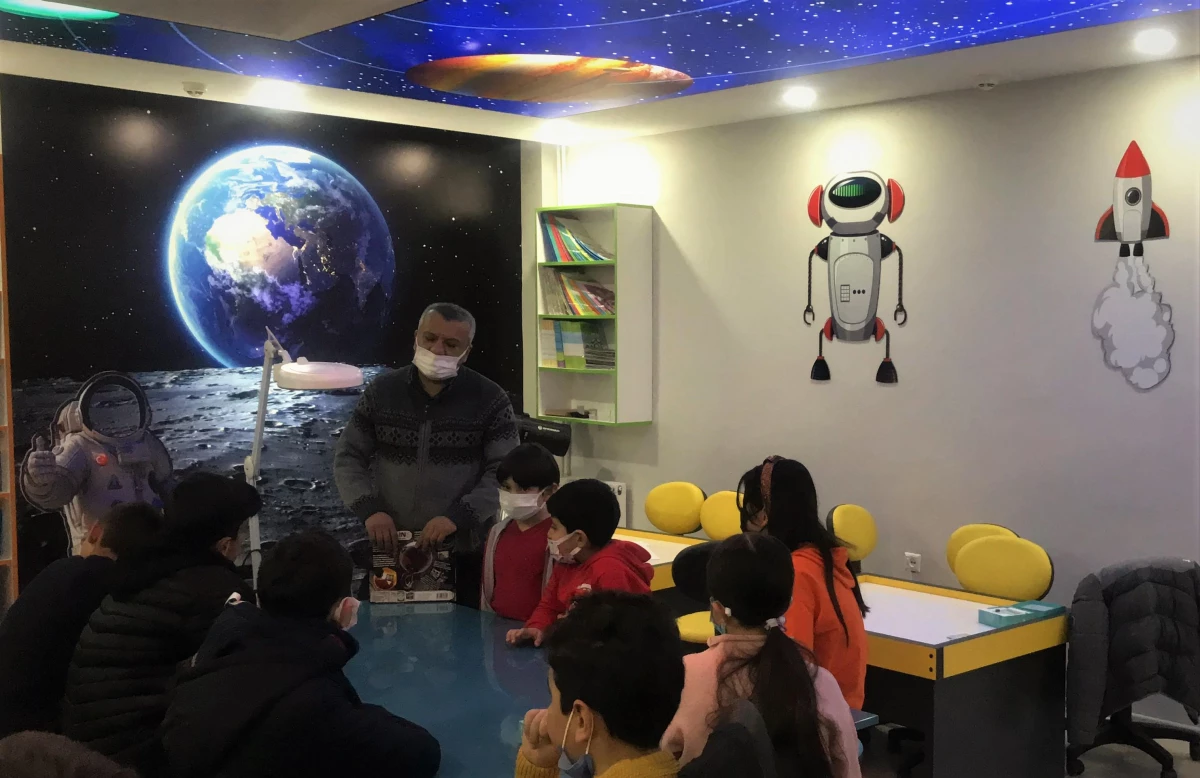 KOP Hayal Kütüphanesi\'nde öğrenciler uzayı öğreniyor