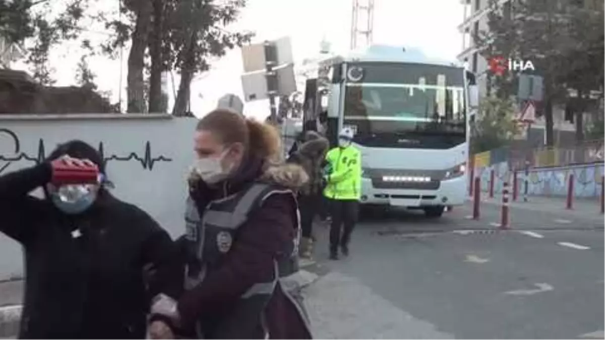 Son dakika haberi! Şanlıurfa\'da fuhuş operasyonu... Gözaltına alınan 26 zanlıdan 14\'ü adliyeye sevk edildi