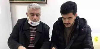 Sigarayı bıraktı, topladığı parayla 4 bin 500 öğrenciye yemek fişi dağıttı