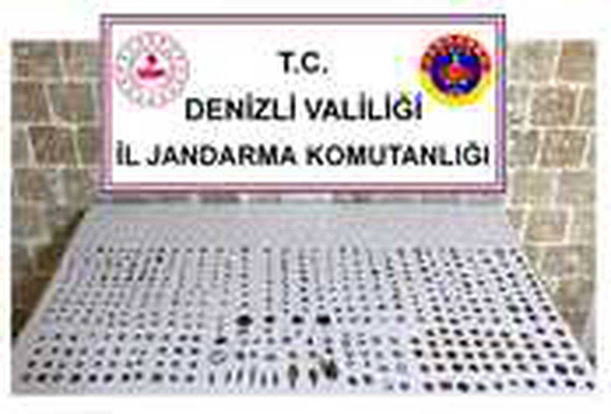 Tarihi eserleri satamadan yakalandı