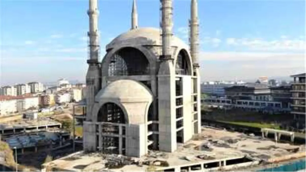 Ümraniye\'de sırra dönen cami inşaatı: 5 yıldır bitmesi bekleniyor