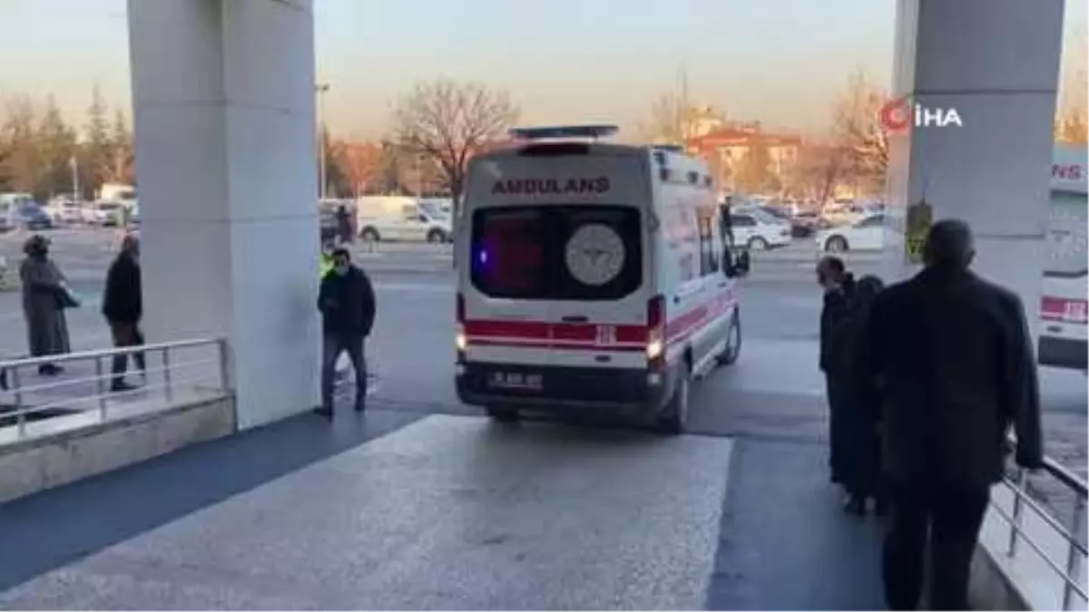 Üniversite öğrencilerini taşıyan midibüs devrildi: 1 ölü, 21 yaralı