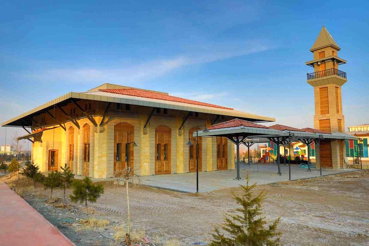 Hacı Bayram Sanık ve Evlatları Cami\'nde sona yaklaşıldı