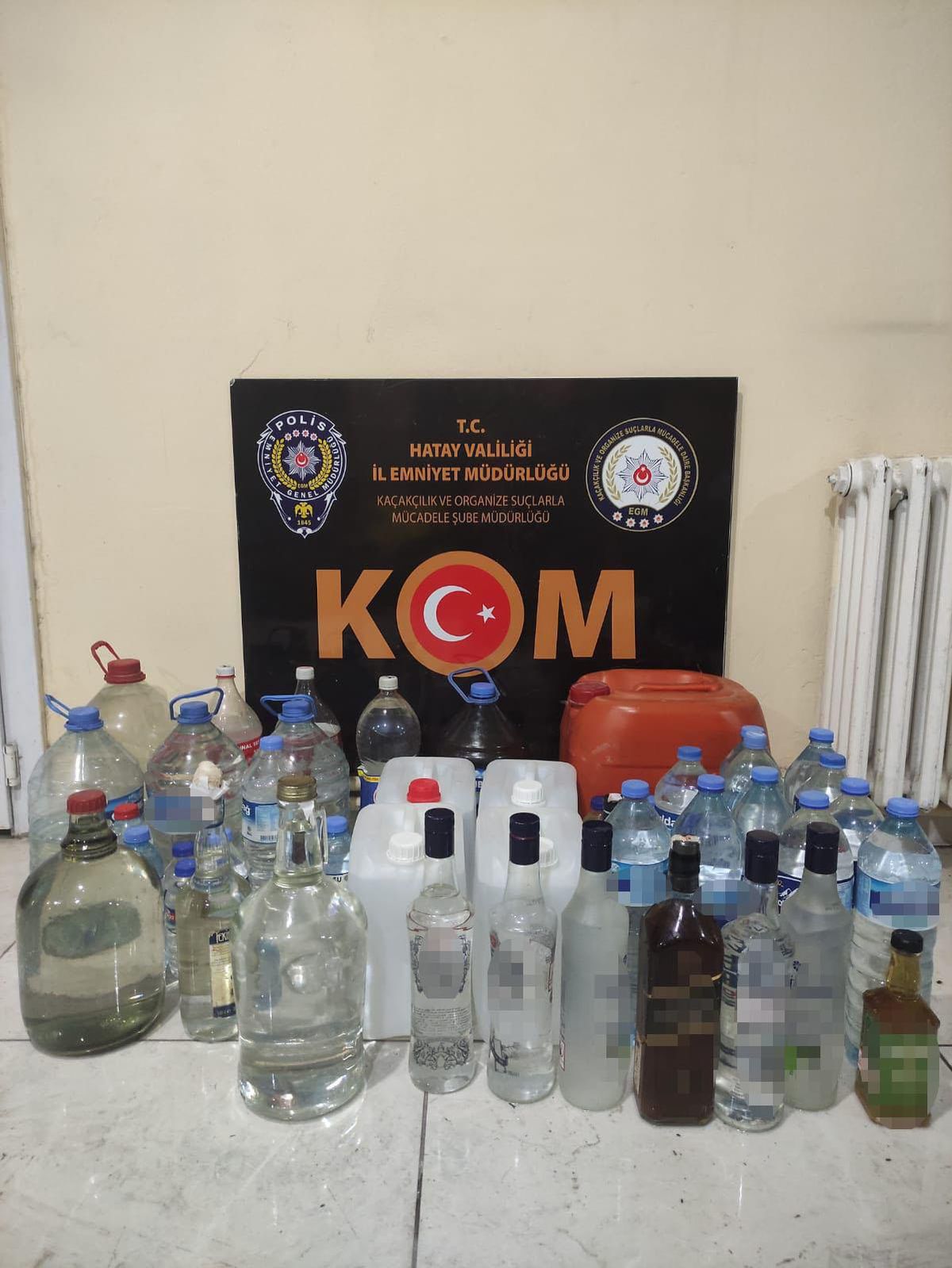Son dakika: Hatay\'da sahte içki ve kaçakçılık operasyonunda 4 kişi yakalandı