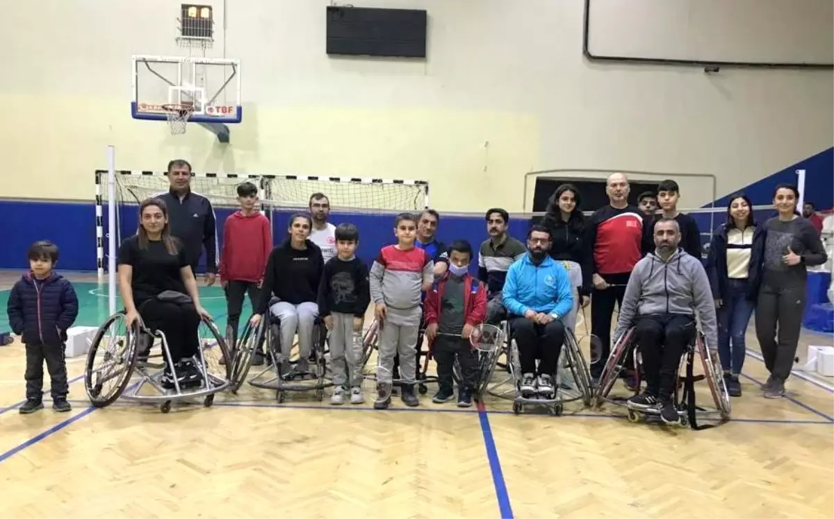 Osmaniye\'de badminton turnuvası düzenlendi