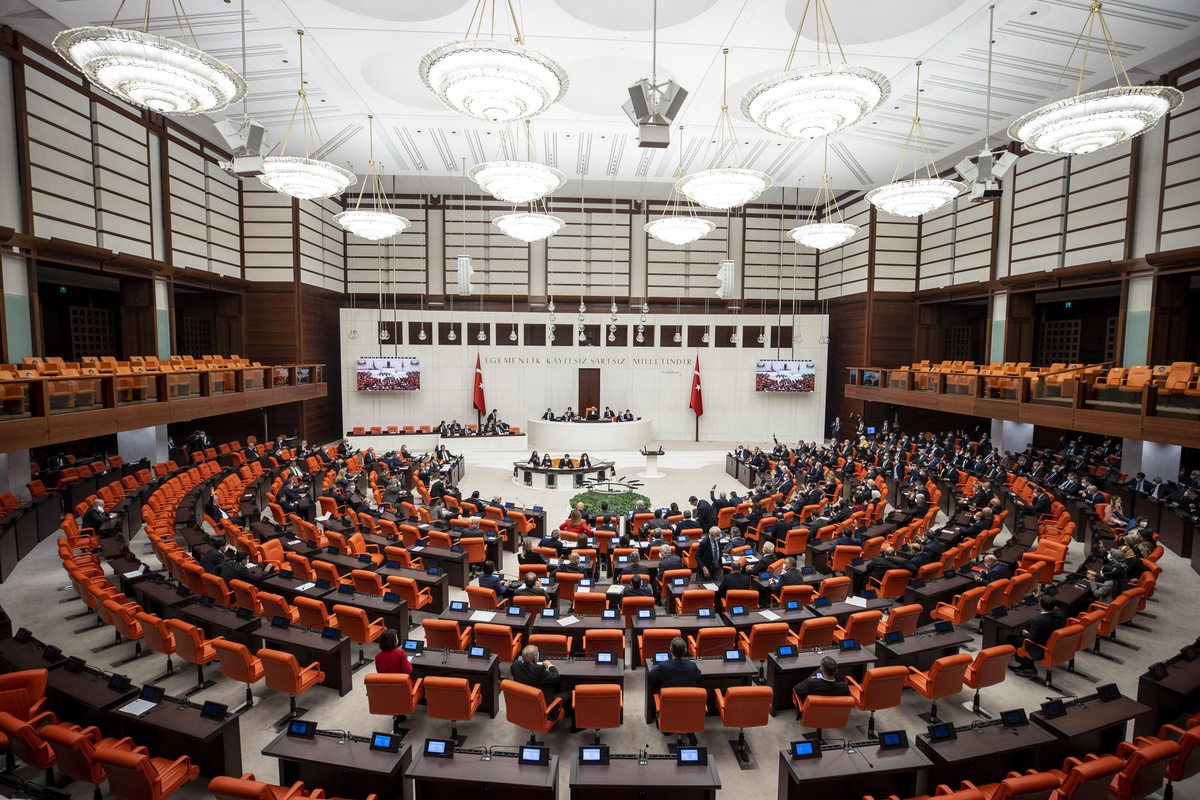Stokçuluğa uygulanan para cezalarını artıran düzenlemeyi de içeren Bazı Kanunlarda Değişiklik Yapılmasına Dair Kanun Teklifi, TBMM Genel Kurulunda...