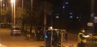 Antalya'da hafif ticari araç ile otomobilin çarpışması sonucu 4 kişi yaralandı