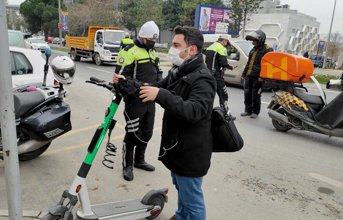 Ataşehir\'de elektrikli scooter denetimi