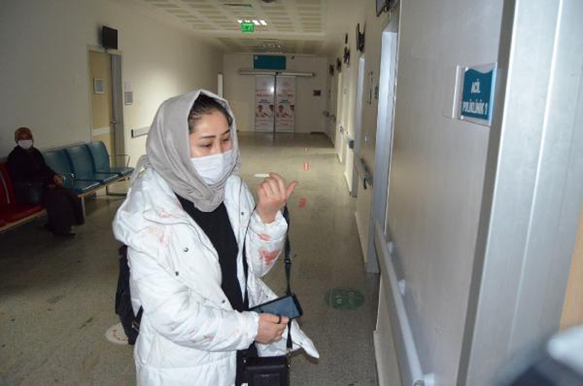 Eşini darbedip, parke taşıyla yaraladı; ayırmak isteyen komşulara da saldırdı