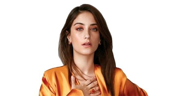 Hazal Kaya üzücü haberi böyle duyurdu
