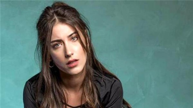 Hazal Kaya üzücü haberi böyle duyurdu