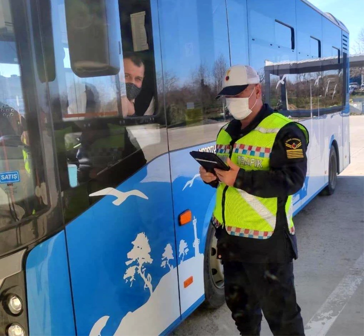 Jandarmadan toplu taşıma araçlarına denetim