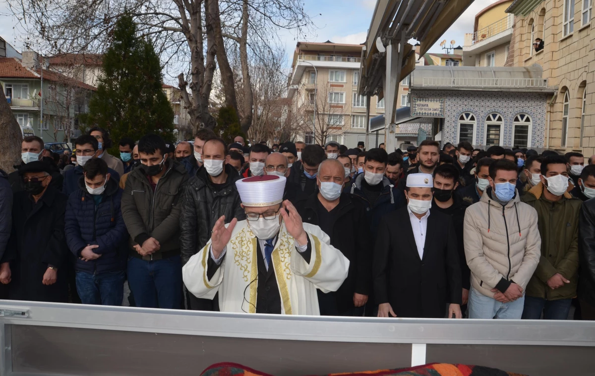 Kayseri\'deki trafik kazasında ölen gencin cenazesi Kütahya\'da defnedildi