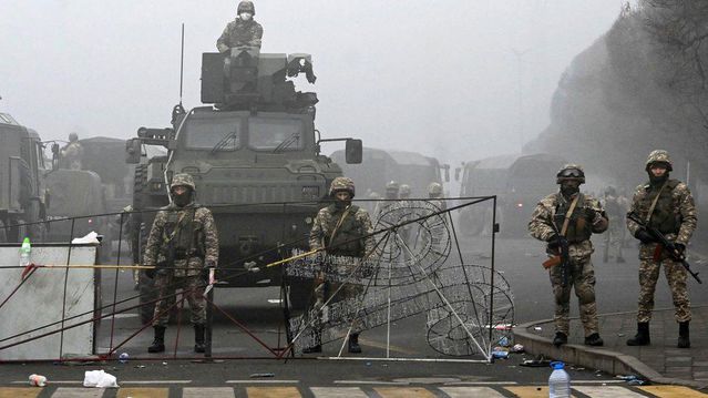 Kazakistan: Protestolara müdahale sürerken, Rusya öncülüğündeki yabancı askerler ülkeye ulaştı