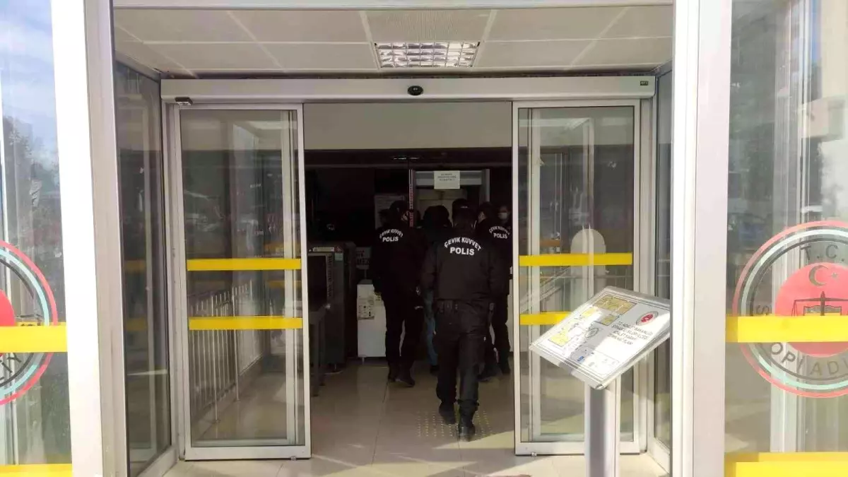 Son dakika haberleri: Şırnak merkezli rüşvet operasyonunda yakalanan 30 zanlı adliyede