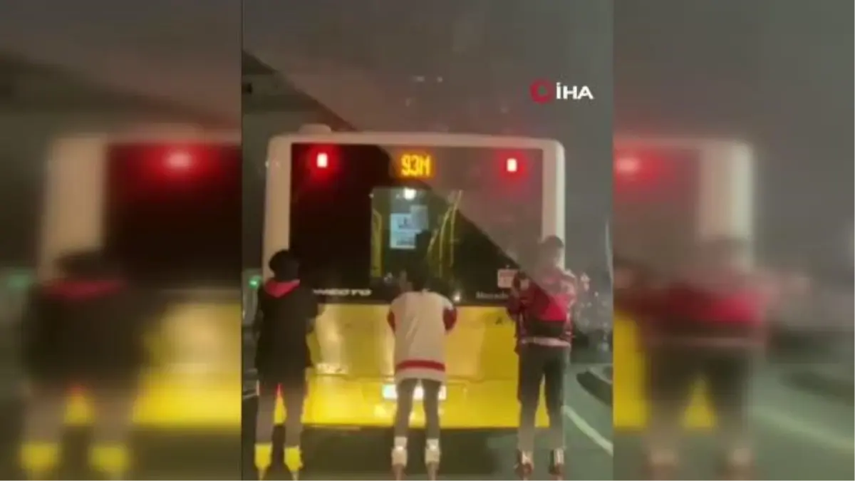 Son dakika haberi | Şişli\'de yabancı uyruklu patenli gençlerin tehlikeli yolculuğu polise takıldı