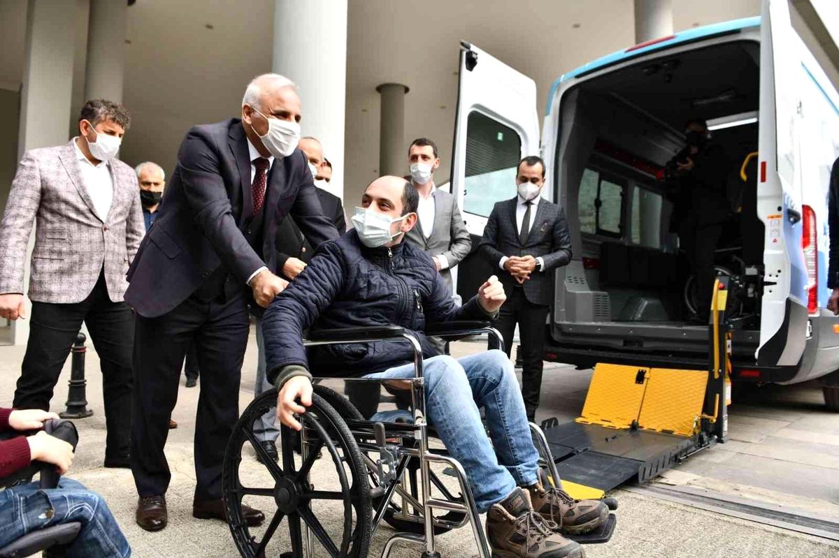 Trabzon\'da engellilerin yaşamını kolaylaştıracak "Engelsiz Taksi" hizmete girdi