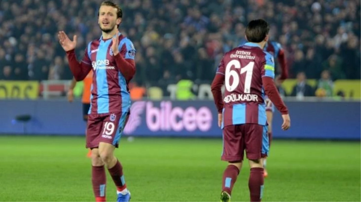 Trabzonspor\'da bir dönemin parlayan yıldızı takımdan ayrılıyor, Abdulkadir arkadaşlarına veda etti!
