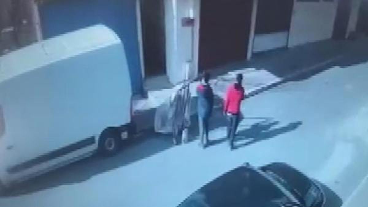 Son dakika haber! Avcılar\'da çek çek arabalı hırsızlar kamerada