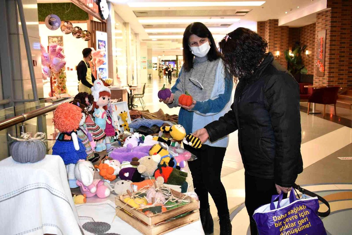 Son dakika yerel: Balçovalı kadınlar üretti, sattı, kazandı