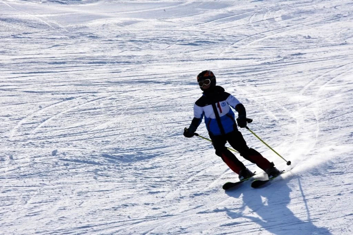 Bitlis\'te Alp Disiplini İl Birinciliği Kayak Yarışları yapıldı