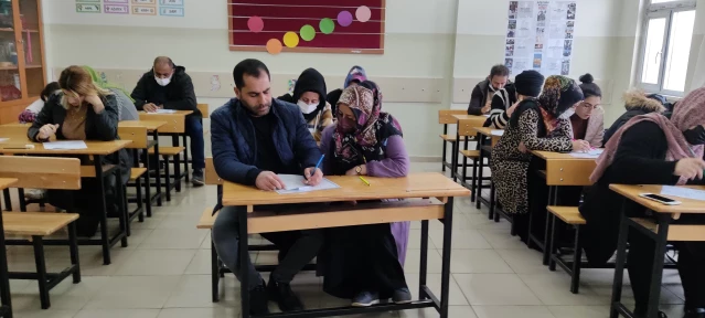 Diyarbakır'da veliler okudukları kitap için sınava girdi