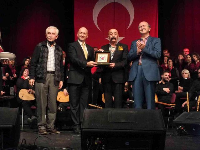 Gençleşen Türküler'de 10'uncu yıl coşkusu