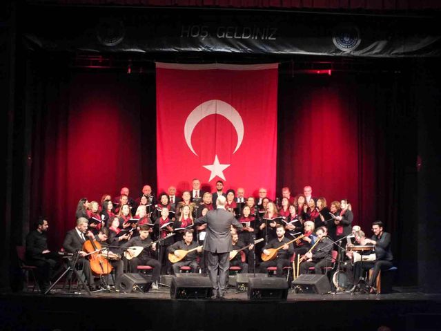 Gençleşen Türküler'de 10'uncu yıl coşkusu