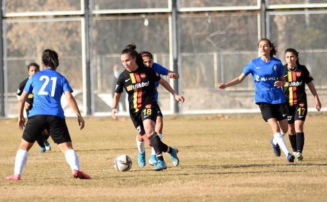 Kayseri Kadın Futbol Kulübü - İlkadım Belediye Yabancılar Pazarı Spor: 2-1
