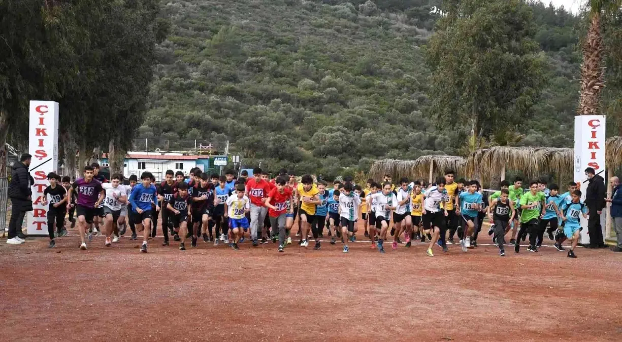 Kuşadası okullararası Kros şampiyonası\'na ev sahipliği yaptı