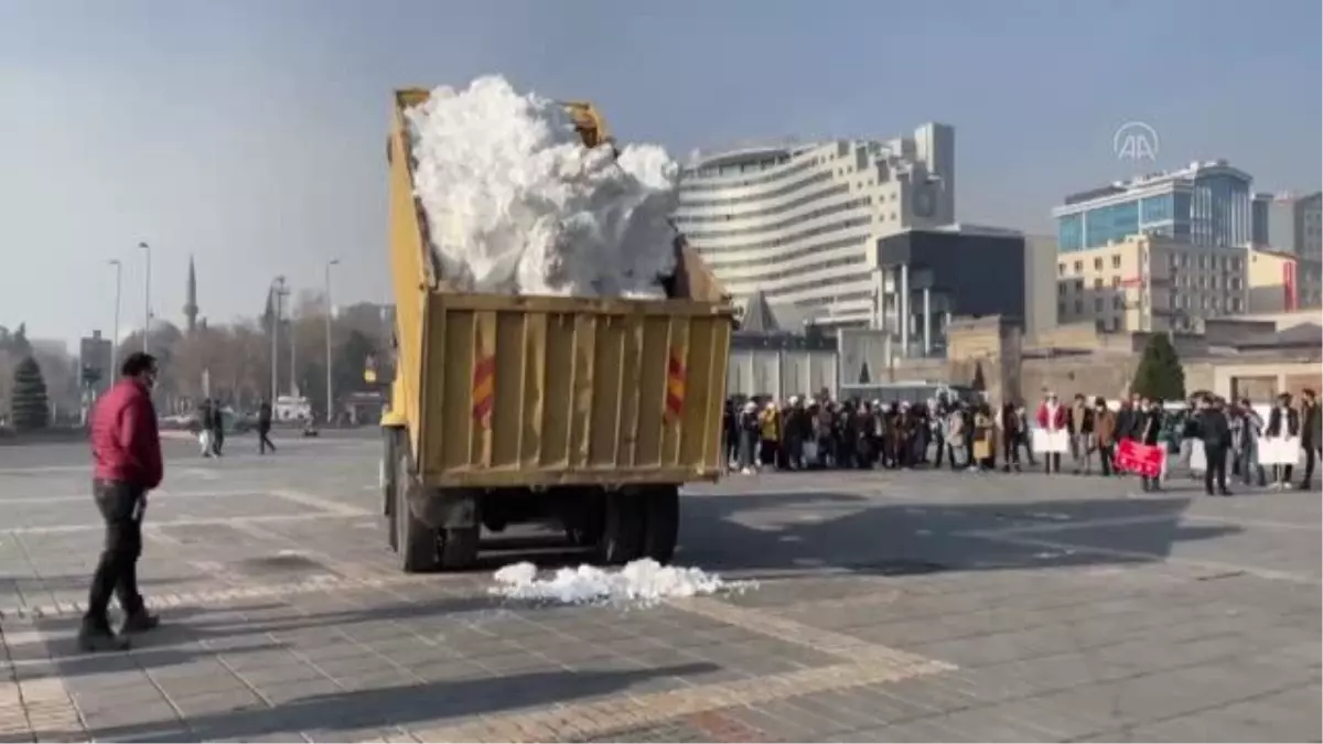 Öğrenciler Sarıkamış şehitlerini andı