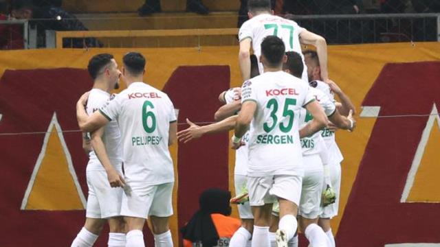 Sezon değişti, Galatasaray aynı! Aslan, evinde Giresunspor'a 1-0 mağlup oldu