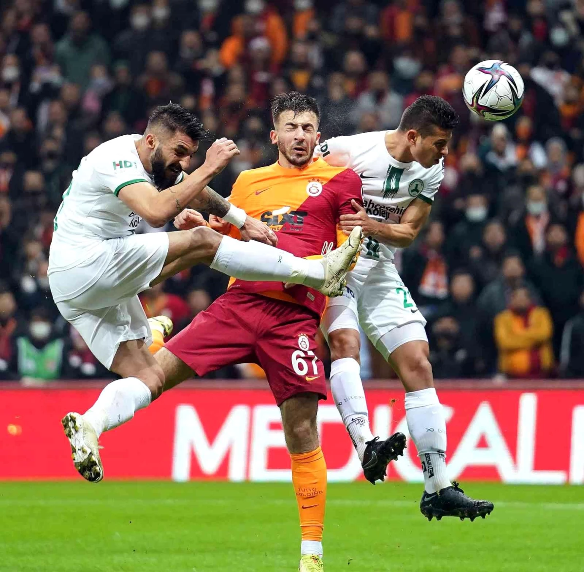 Spor Toto Süper Lig: Galatasaray: 0 GZT Giresunspor: 1 (Maç devam ediyor)