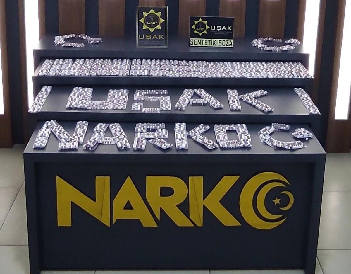Uşak\'ta 3 bin 919 sentetik hap ele geçirildi