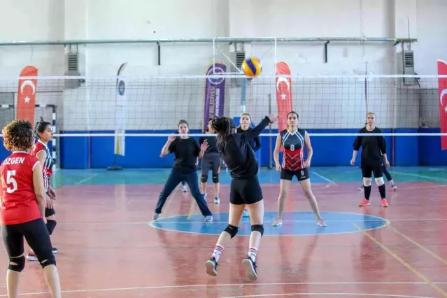 Voleybolda Van'ın sultanları şampiyon