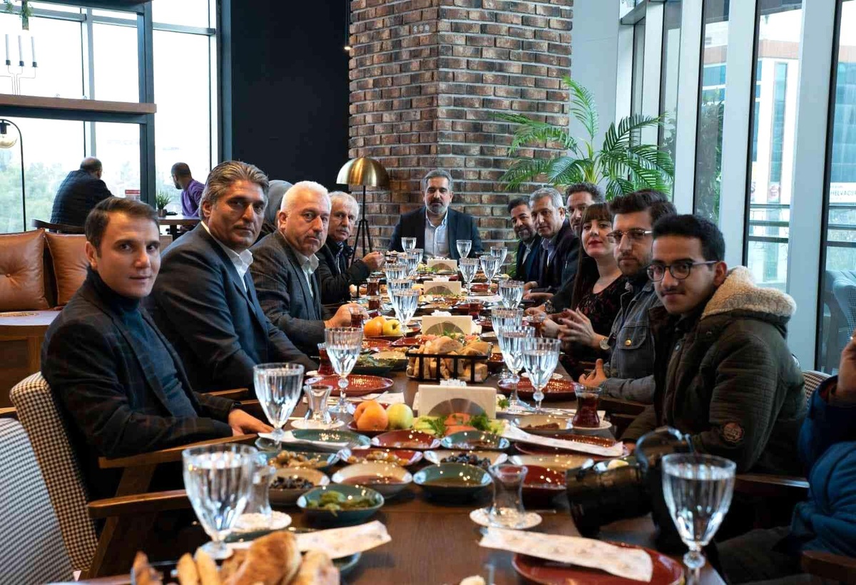 Alışveriş merkezinde 10 Ocak Çalışan Gazeteciler Günü programı