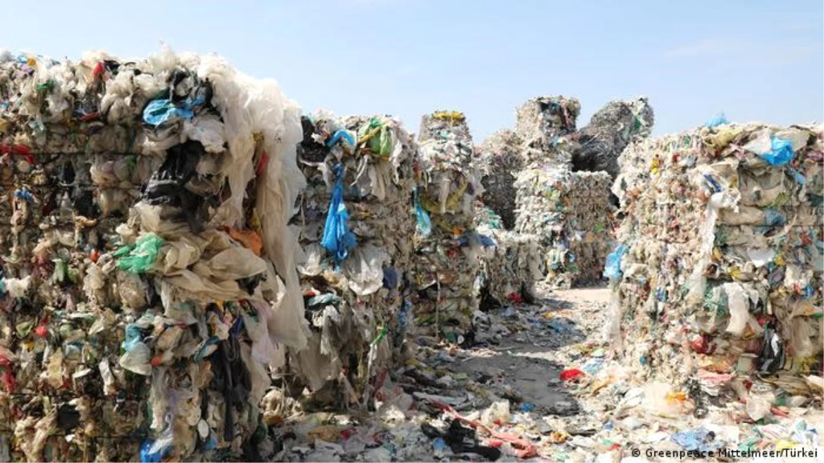 Almanya\'dan Türkiye\'ye gönderilen plastik atıklar: Bakan yasa dışı ihracata yasak istiyor
