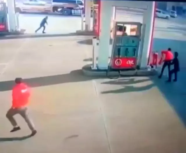 Batman'da benzinlikte faciadan dönüldü, alev alan araçtan canlarını son anda kurtardılar