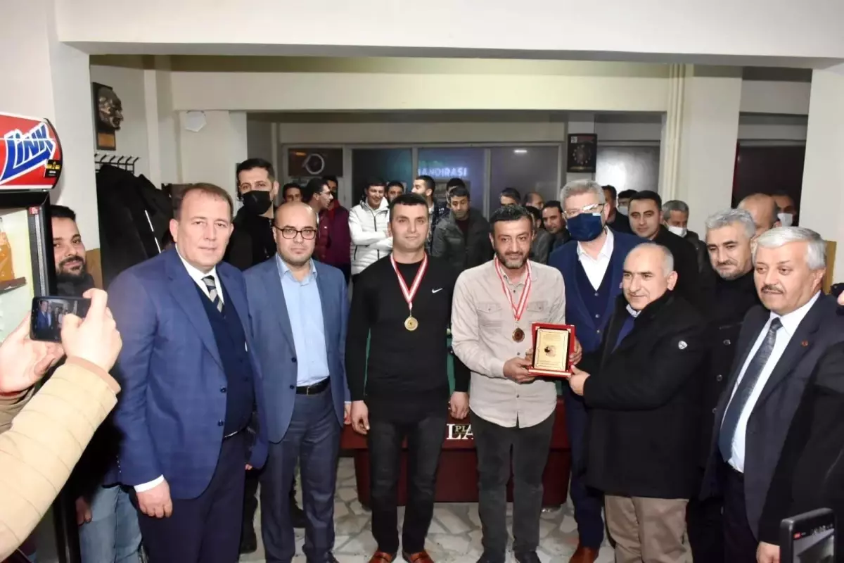 Bilardo turnuvasında şampiyonlar belli oldu