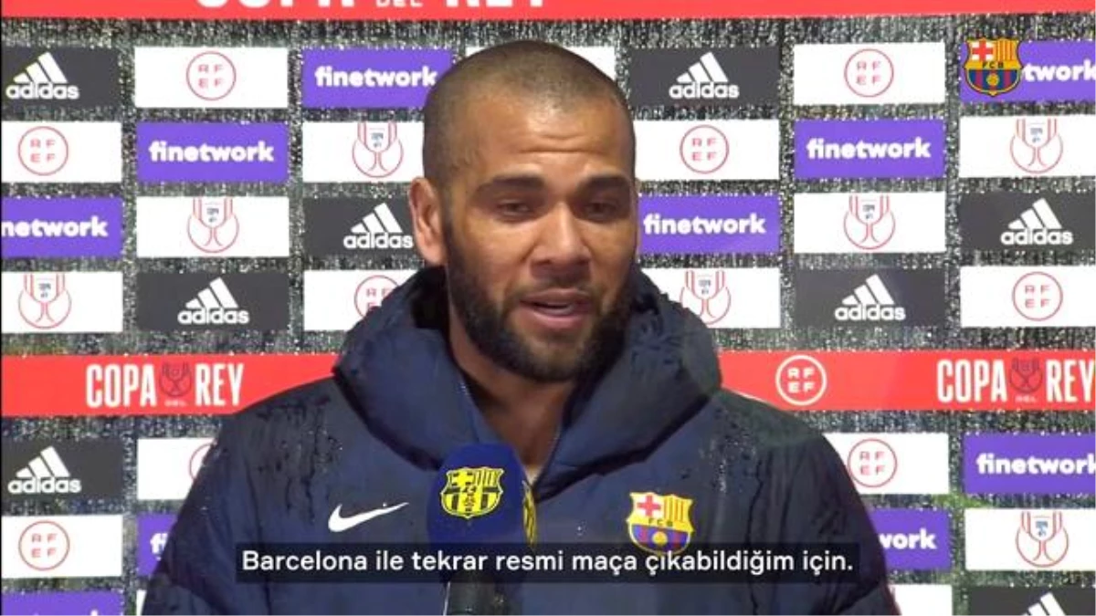 Dani Alves \'\'Bir filmin içinde gibiyim\'\'