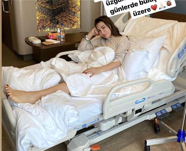 Diz kapağı kırılan Ebru Yaşar'dan yeni açıklama