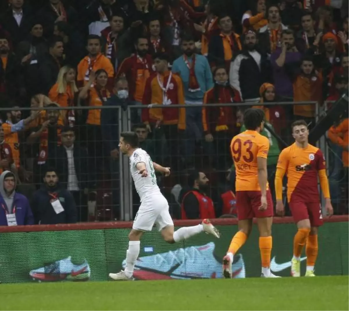 Galatasaray\'da hava toz duman