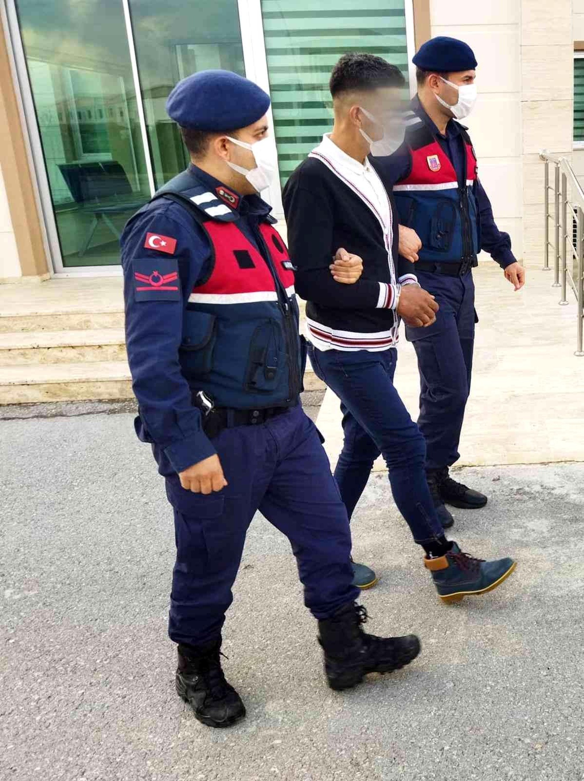 Kesinleşmiş 10 yıl hapis cezası bulunan suç makinesi yakalandı