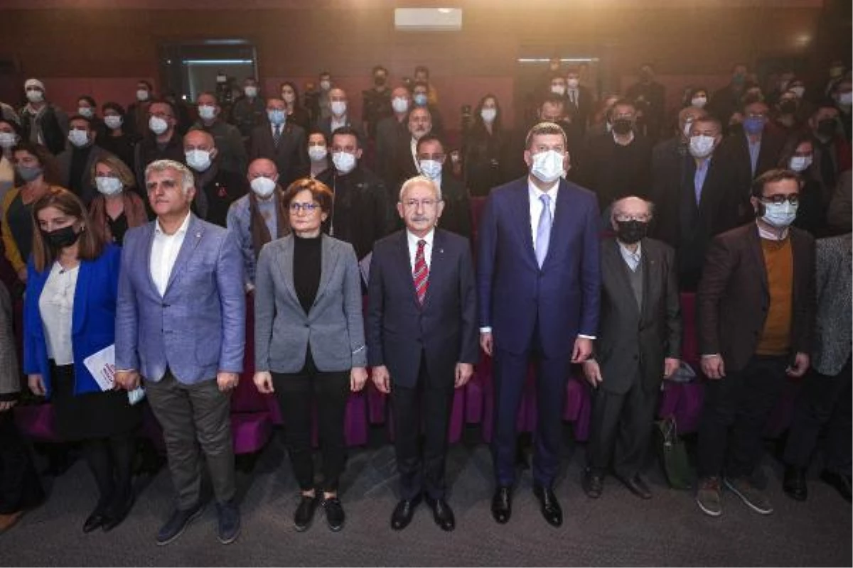 Kılıçdaroğlu, CHP İstanbul Öykü ve Fotoğraf Yarışması Ödül Töreni\'ne katıldı