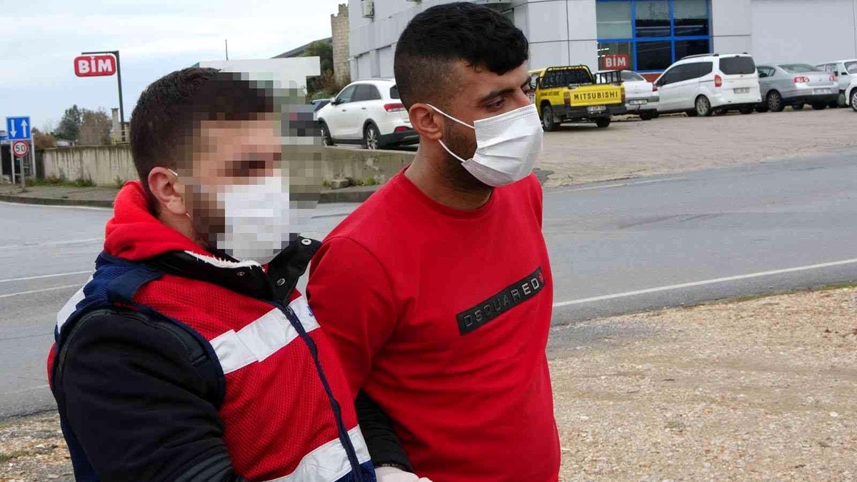 Manavgat\'ta jandarma, uyuşturucu tacirini nefes kesen kovalamaca sonucu yakaladı