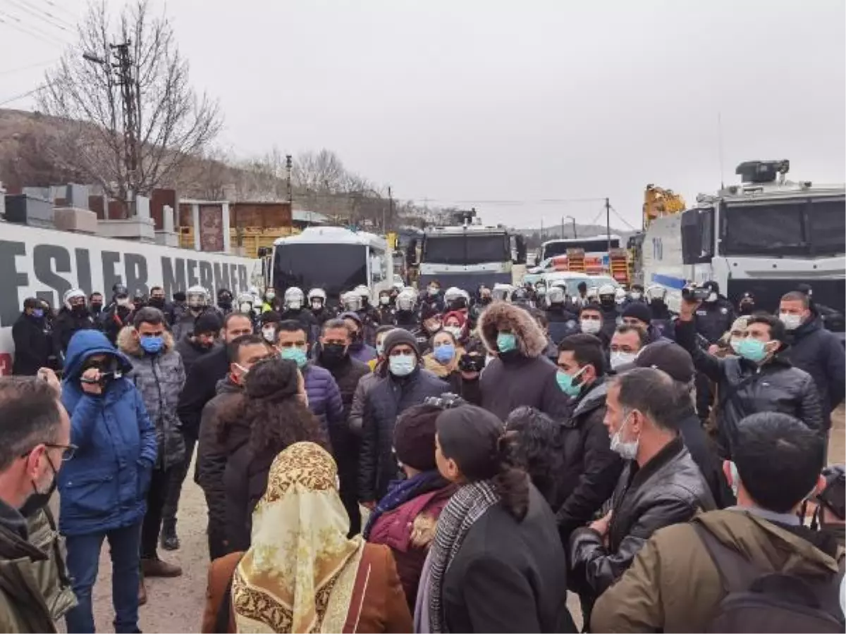 Son dakika gündem: PKK\'LI SAKİNE CANSIZ\'I ANMAYA TERÖR PROPAGANDASI GEREKÇESİYLE İZİN VERİLMEDİ