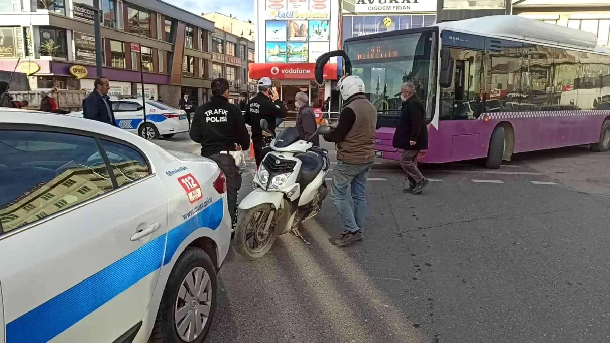 Polisi gören yayaya yol verdi