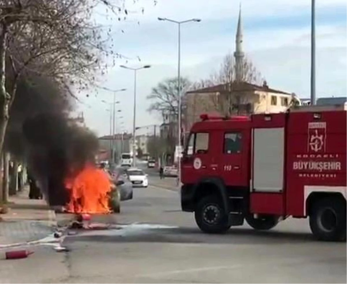 Seyir halindeki cip alev alev yandı