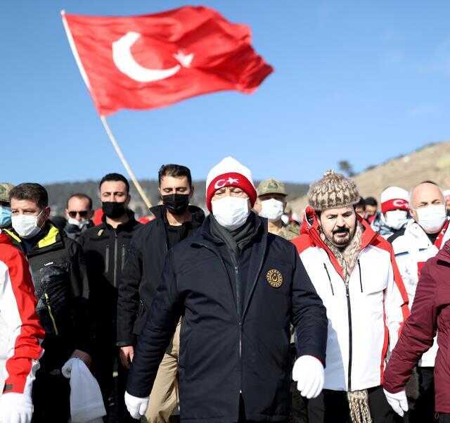 Son Dakika! Bakan Akar'dan 3 askerimizin şehit olduğu saldırıyla ilgili açıklama: Nereye kaçarlarsa kaçsınlar hainleri bulacağız